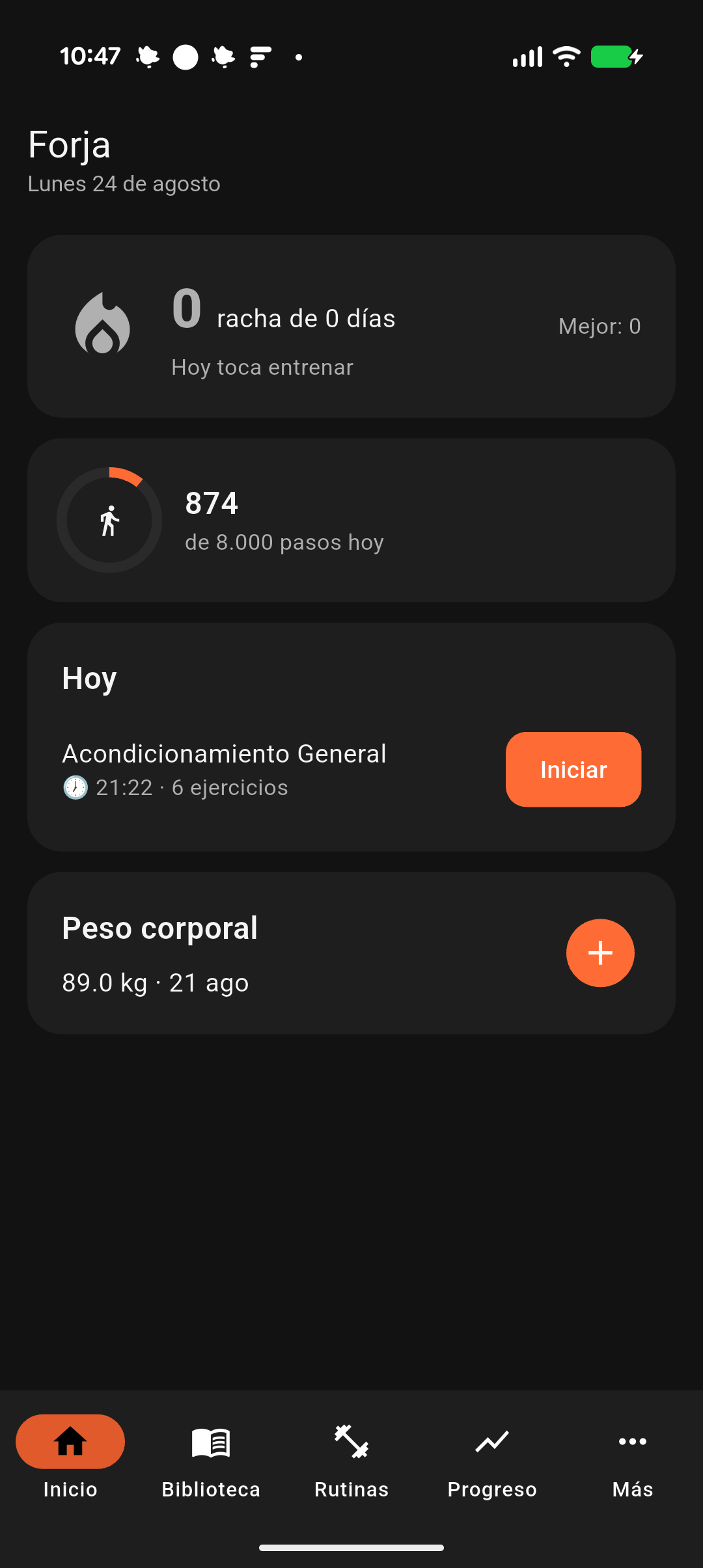 Pantalla de inicio de Fyerro: racha de entrenamiento con flama, 874 de 8.000 pasos del día, rutina de hoy Acondicionamiento General con botón Iniciar y registro de peso corporal